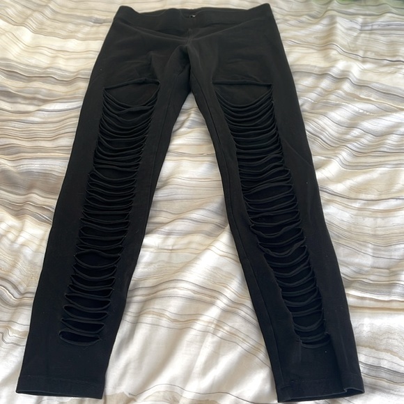 Black distressed leggings - Picture 1 of 4